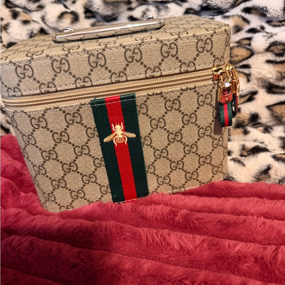 Monogram makeup‎ case new